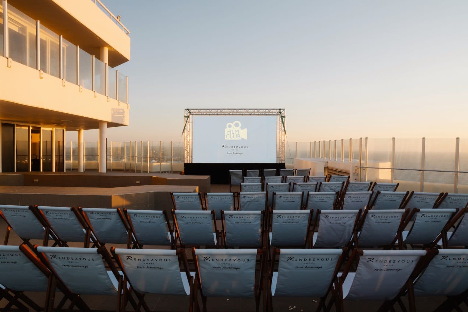 Perth's best outdoor cinemas, Rendezvous Hotel Film Club Scarborough