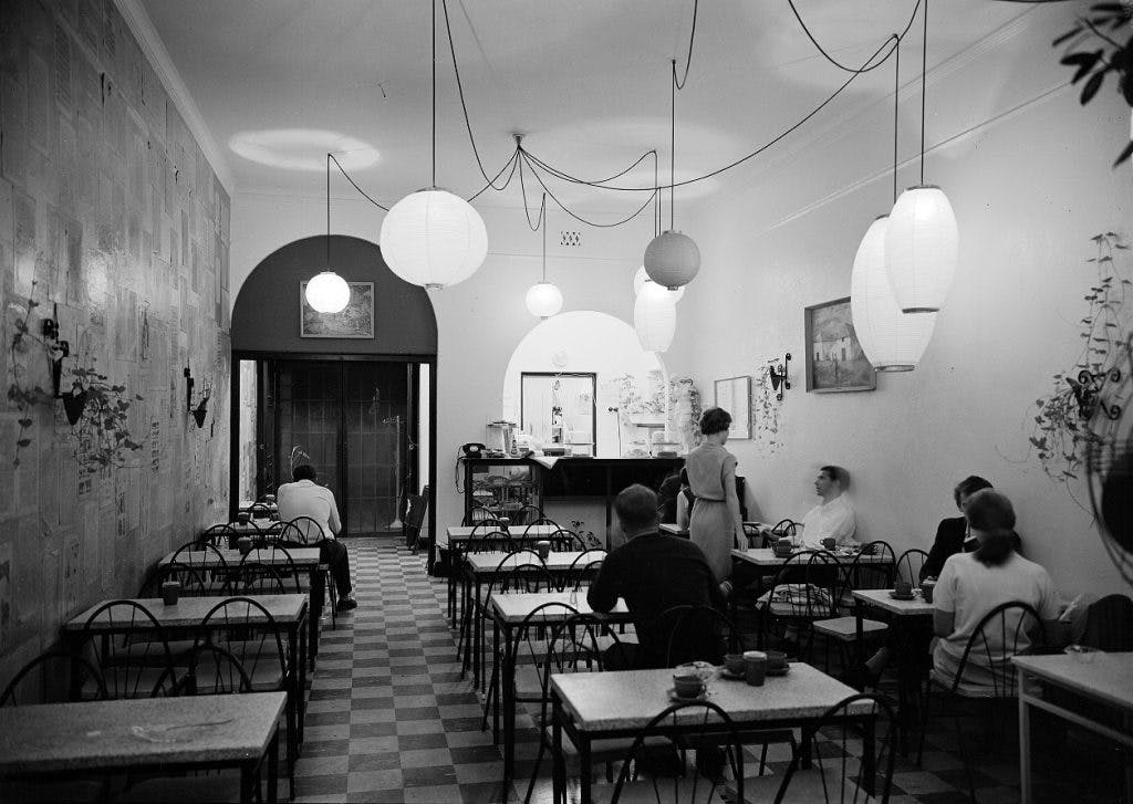 Perth Vintage Restaurant Photos - UWA Coffee Lounge