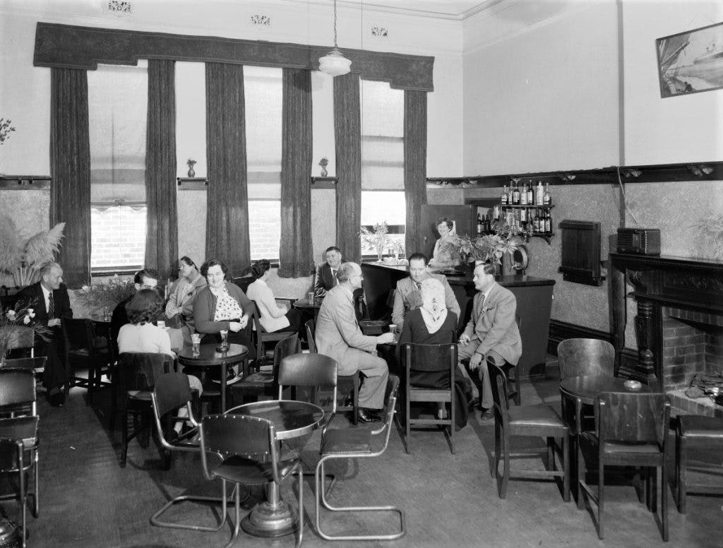 Perth Vintage Pubs, The Commercial Hotel, Sundancer Backpackers, Fremantle