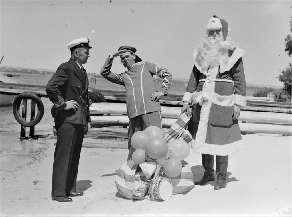 Perth Vintage Christmas, Santa, beach, 1937