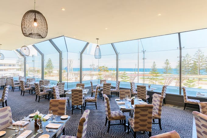 Perth restaurants where kids eat free, Straits Cafe, Rendezvous Scarborough